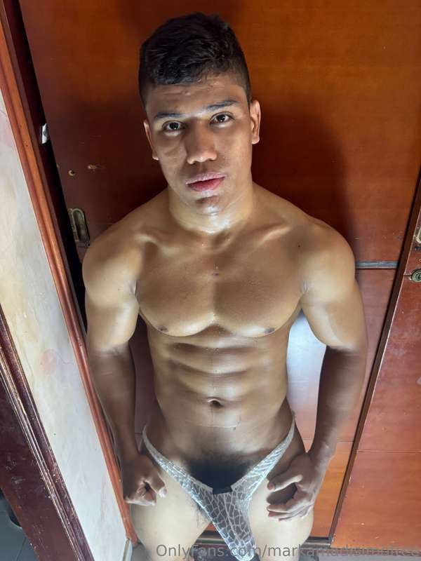Luego de entrenar dándome un baño y tocándome rico, pero esp.. 2
