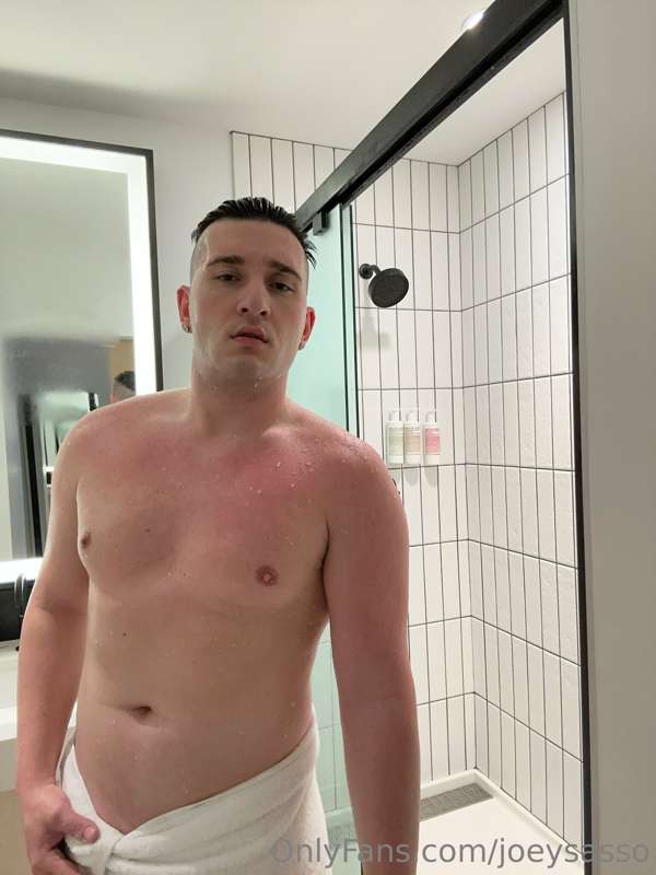 If you think I should drop the towel, send $5 in my DM’S and..