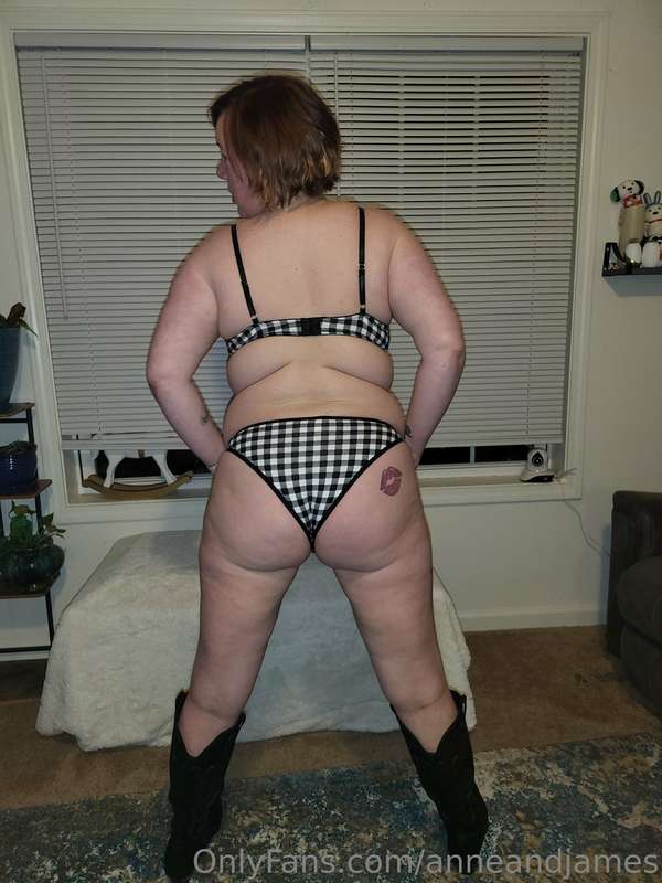 Titties and tushy 8