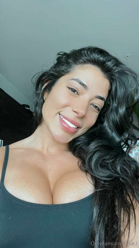 Good morning  🥰 cheeky mood activated 😜🔥 keep an eye on Dms ..