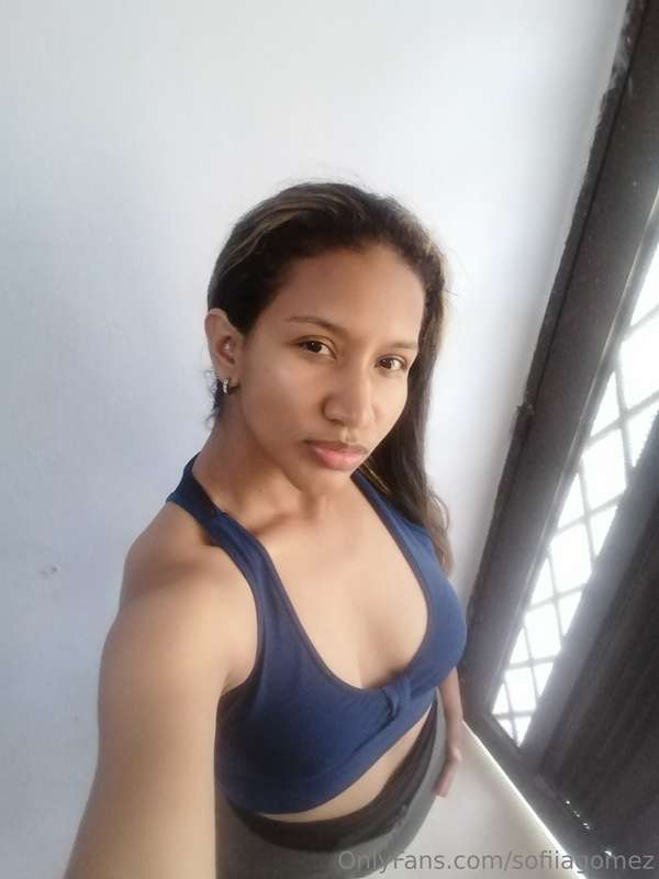 Hi I'm a girl Colombia likes to go gym  I am a chocolate bar.. 2