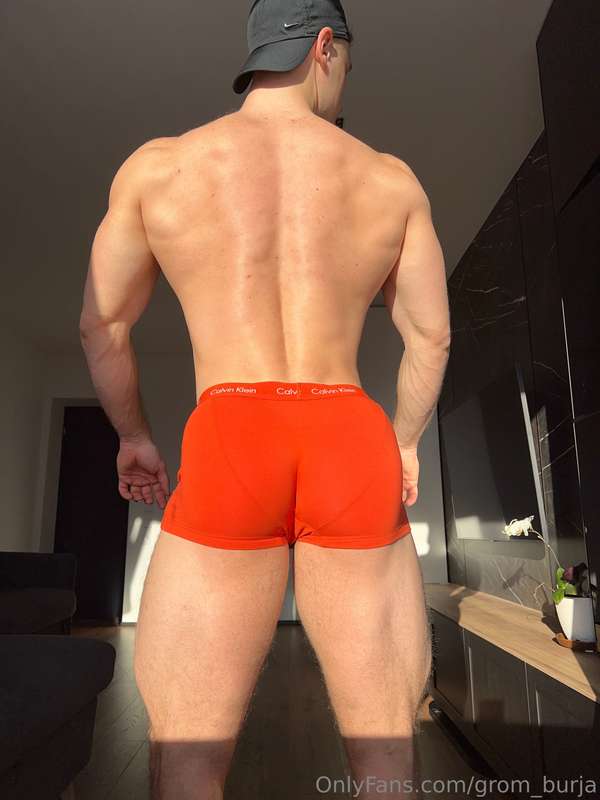 Wanna see how I rimm my muscle ass?😏🔥
On my OF you can see v.. 2