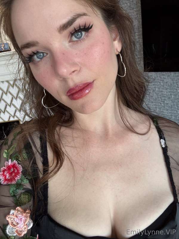 cum for my pretty blue eyes, please?