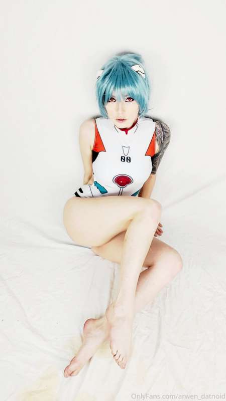 Rei may be a bit... different... but she certainly wants to .. 11