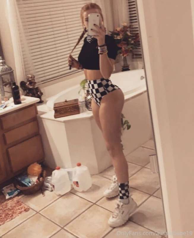 Would you cum inside me 👀👀👀 tip me 10$ and check DMs