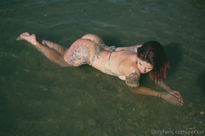 The Full water Set with inallenfarben Till Open leg she got .. 4