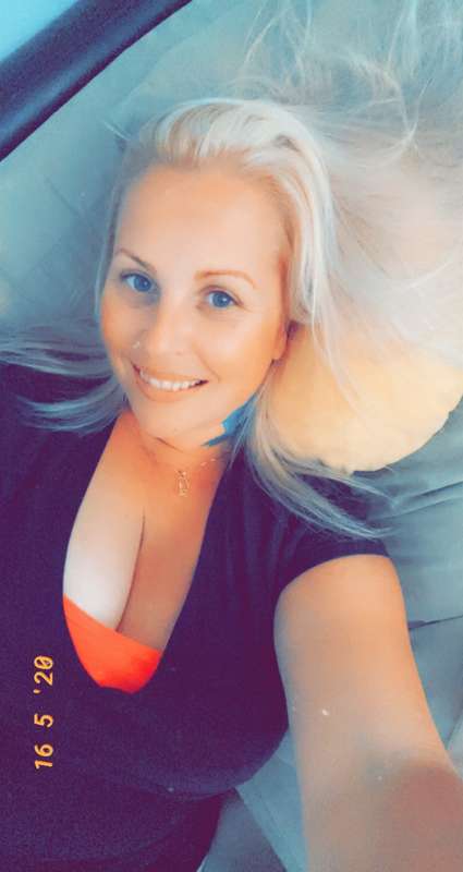 Hair all fresh and blonde ✨