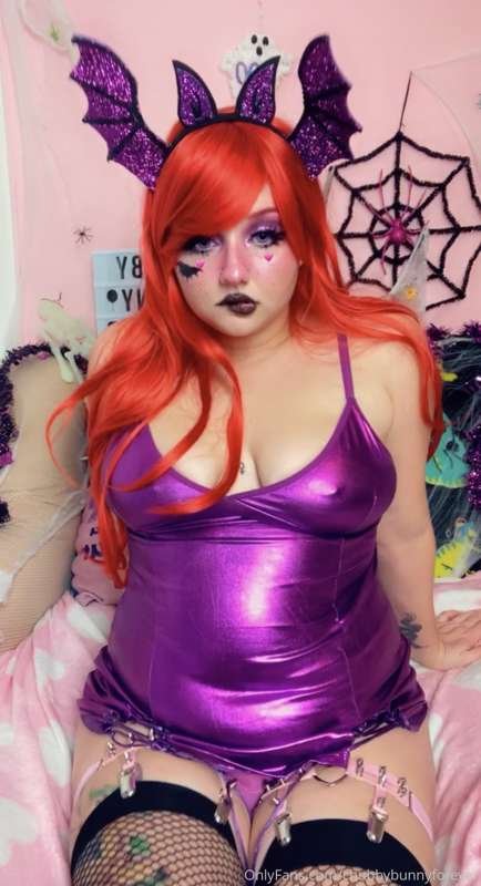 🖤💜🖤💜 BAT GIRL 💜🖤💜🖤
swipe for tons of pics of my fat thighs p.. 1