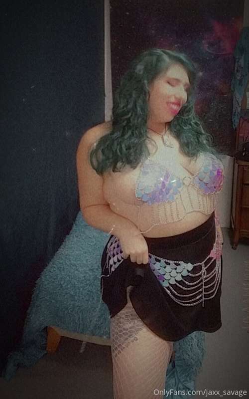 Your favorite mermaid is back 💙🧜💜 Happy holidays everyone! I.. 11