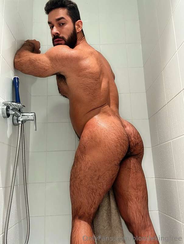 Real Beast @oliver_alpha 🦍 He is the one for all submissive,.. 4