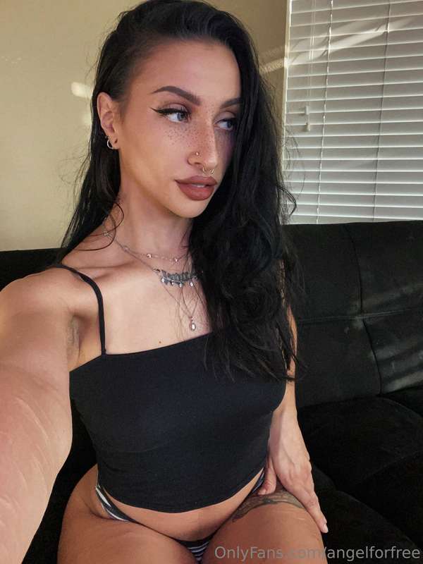 Right before I made myself cum all over my toys 💋  My VIP pa.. 1