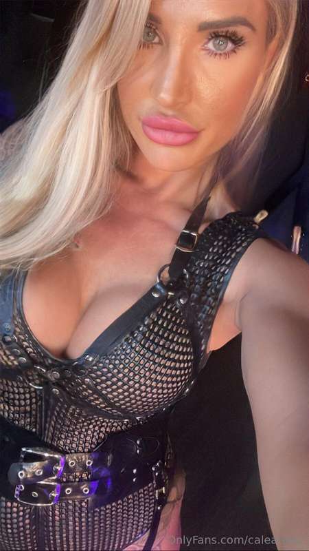 Greetings from Mistress Empire, Hamburg 😘🔥