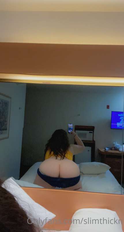 Hotel mirror vibes 1