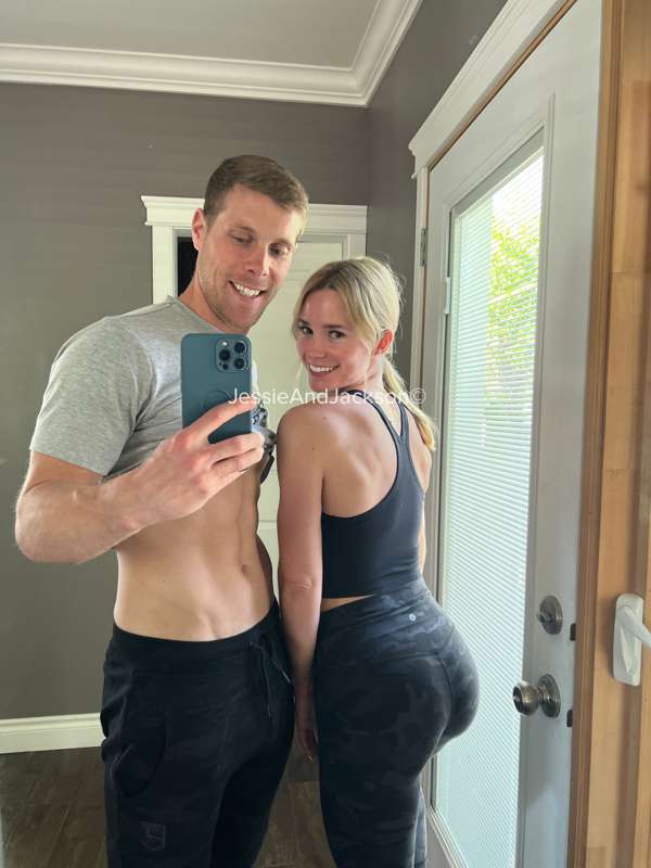 **Heading out for a workout together** 💪🏼
Hope everyone had .. 2