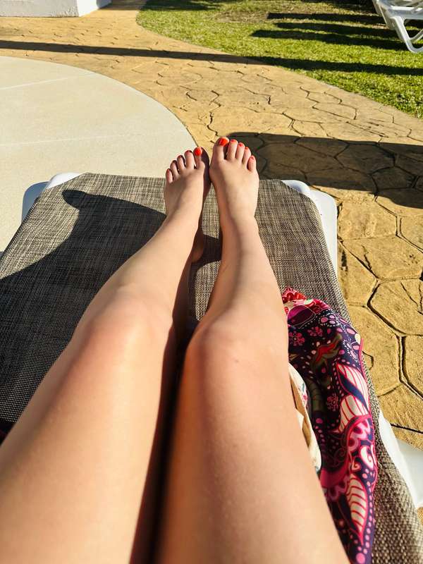 Relaxing day by the pool ❤️