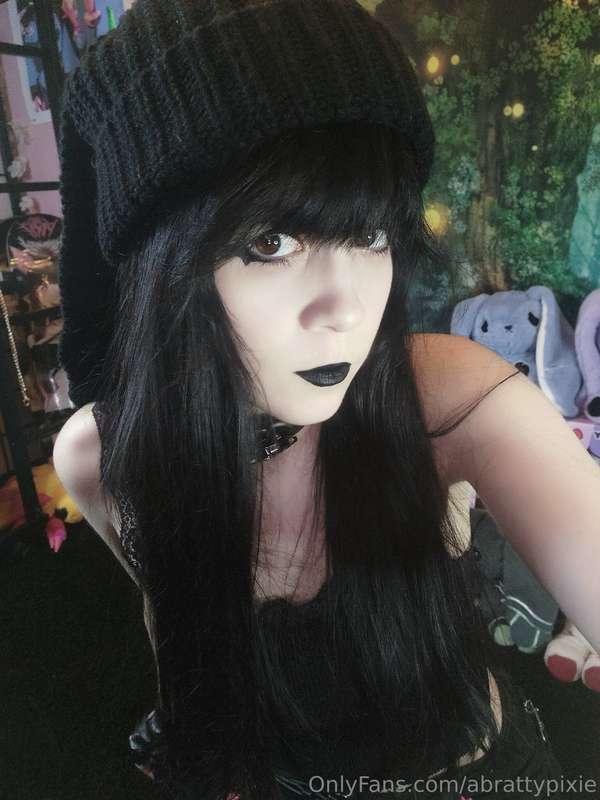 Did my eyeliner different :3  5