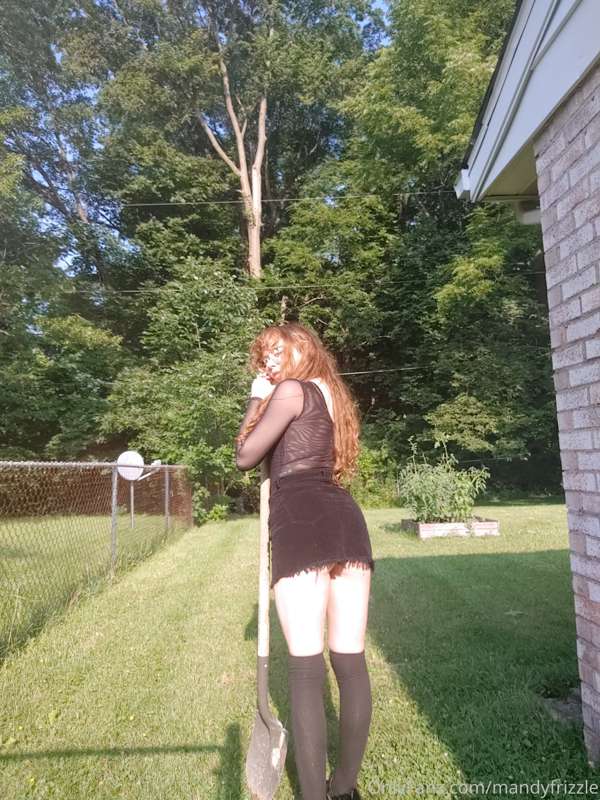 My phone is all out of storage I had a whole giant video pla.. 4