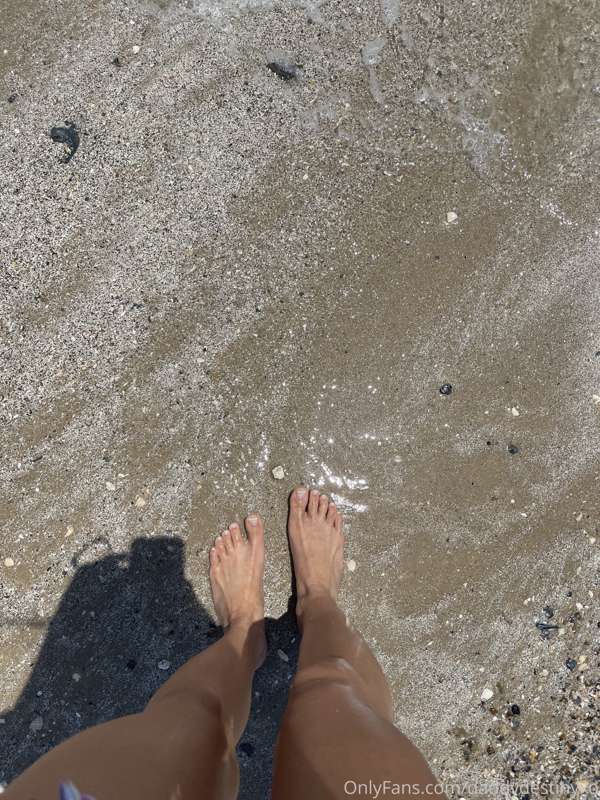 Sandy toes 🤤🤤 5