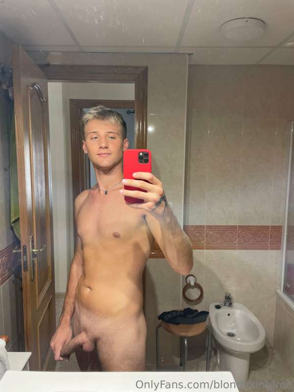 Shower with me?😈💦