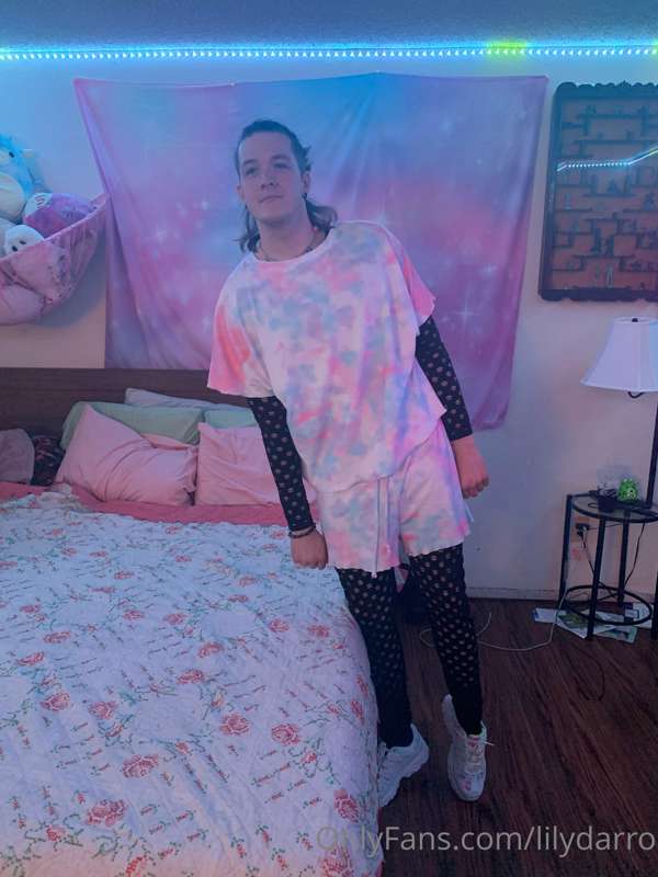 Darro is cosplaying as the bedroom