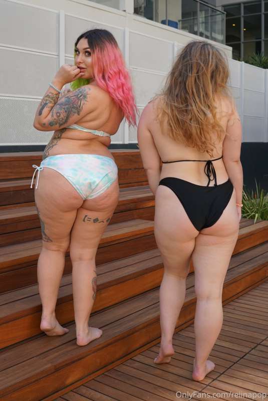 Pool day with @goodgirlgrow  💕‼️ 7