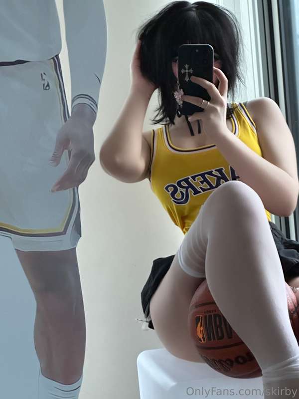 NEW COSPLAY ALERT⚠️⚠️⚠️the lakers got a new player 1