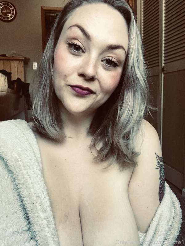If I’m at home, you can usually find me in my bunny robe 🐰 😏 1