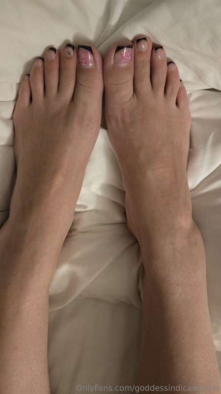 My beautiful toes need your nose now. Don't disappoint me. 