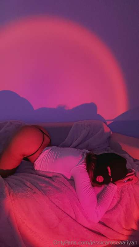 I kinda fancied some mood lighting for these pics... 🤫Do you..