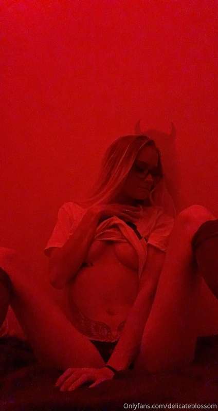 Happy Monday Funday baby!! 💋 enjoy this throwback pic from w..