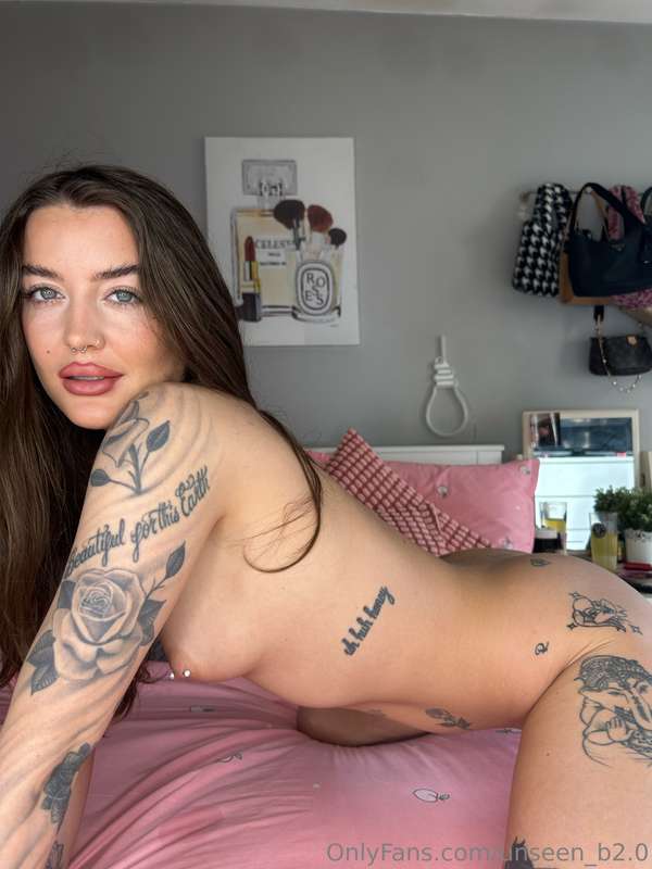 Ohh side boob 1