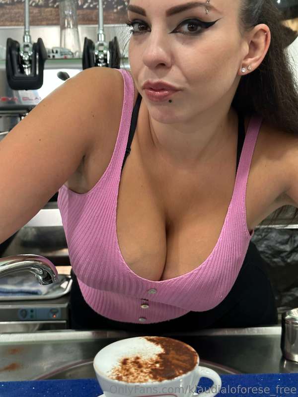 Buongiorno. Chi ha voglia di latte o di caffè preso alla #pa..