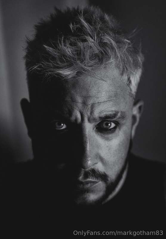 Couple of pics from a photo shoot. Cant wait for the rest. 2