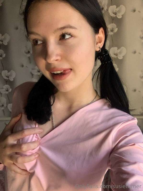 🟢CLICK HERE - @charming_violetta 🟢This cutie is online and h..