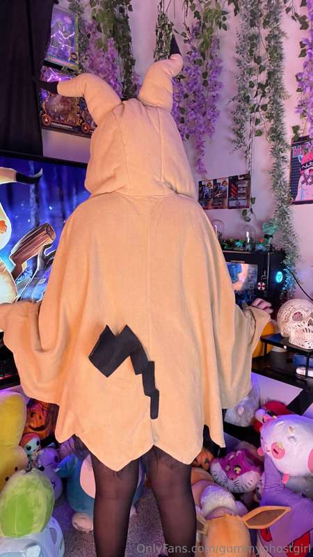 This pikachu seems a little off, you want it anyway? 😏 I’m s.. 7