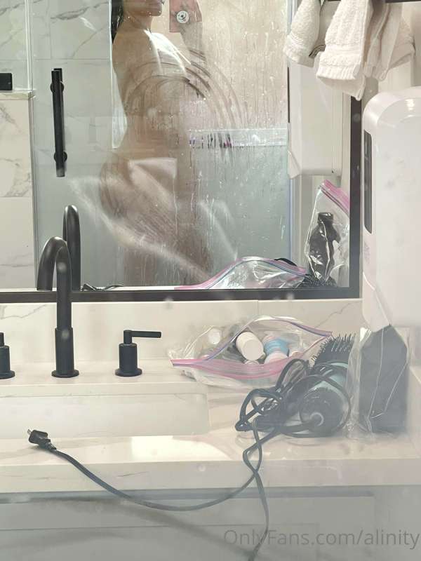 Nude shower selfies 💦💦🔥 I've got more 😈🥵 1