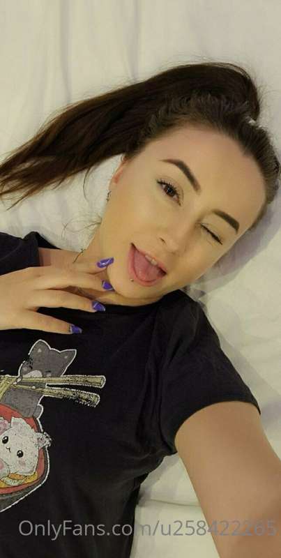 Today the kitty is in a very playful mood 👄 Will you play wi..
