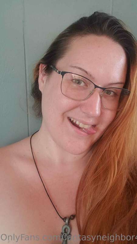 Finally have a topless bong toke video for you all 😜😈