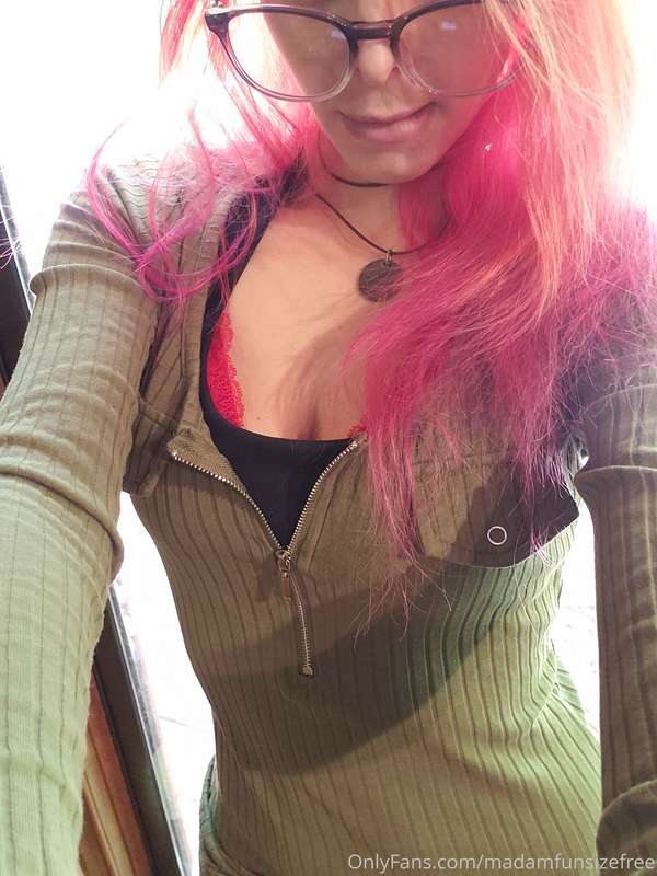 Being silly 😜 🤪 😋 this morning 😍😘 About to go shoot in this ..