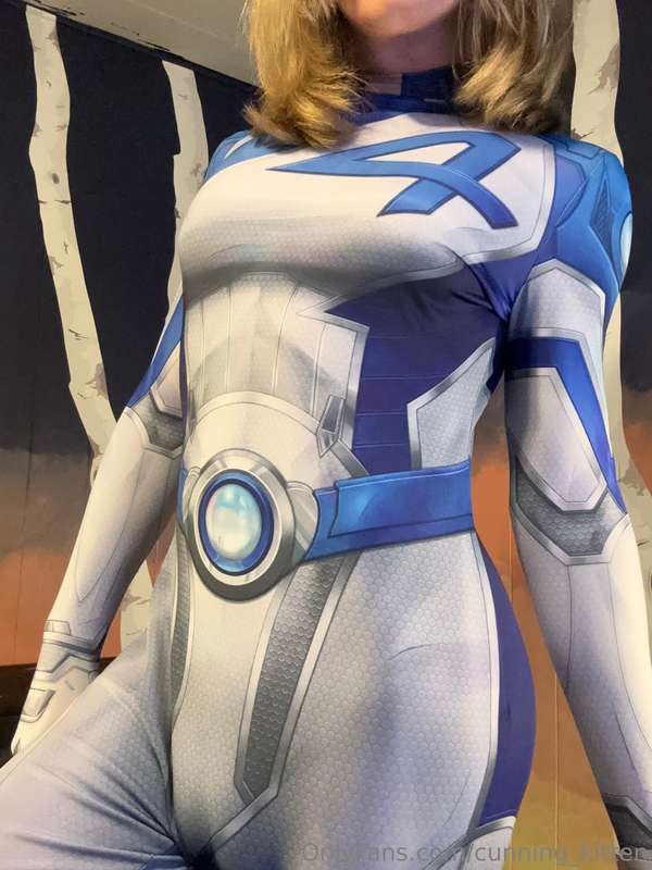 Got my invisible women Onesie cosplay (marvel fantastic 4) 🤩.. 8