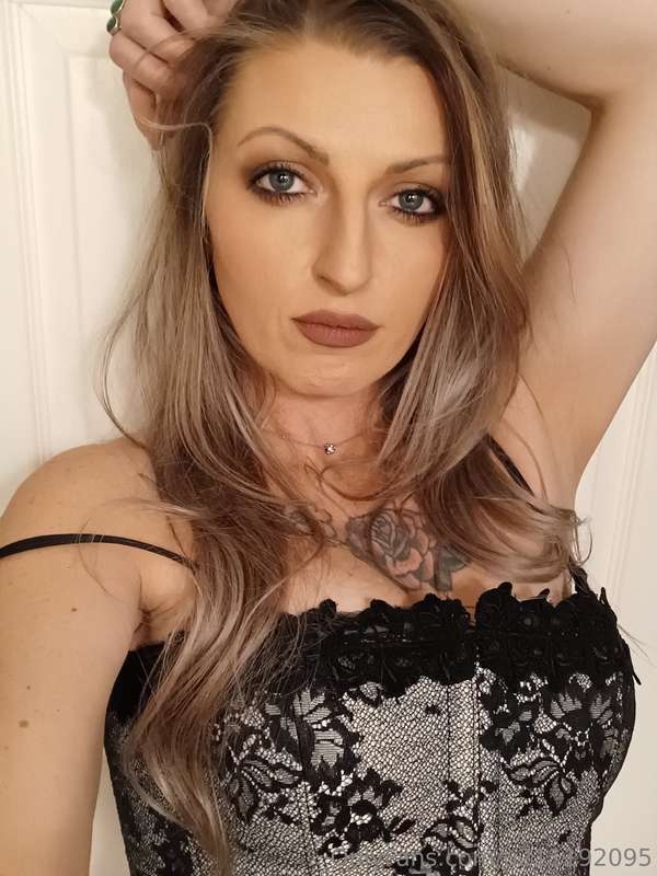 I absolutely looove getting a little dressed up. Corsets are..