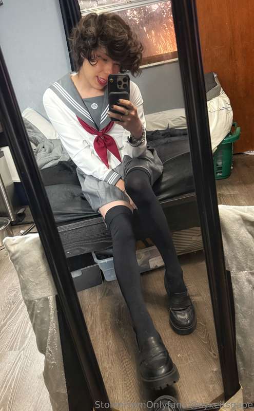 Haii 🫡 Sempaii 🙇 Japanese femboi 🇯🇵 Pics :3  3