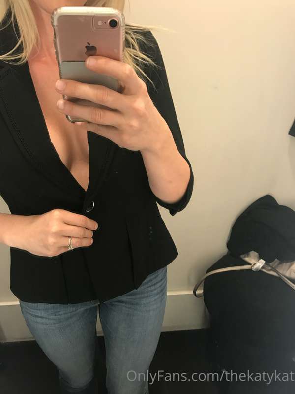 Is this outfit ok without a shirt? And just the blazer? 👆🏻

.. 1