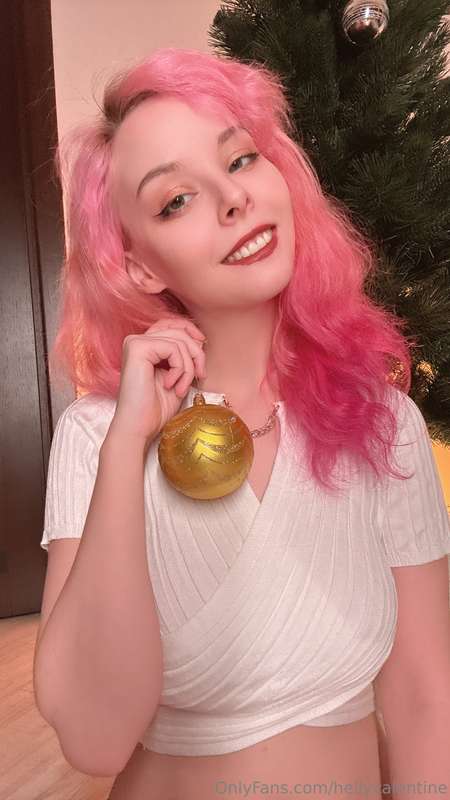 The tree is up, the lights are sparkling... but I think it n.. 26
