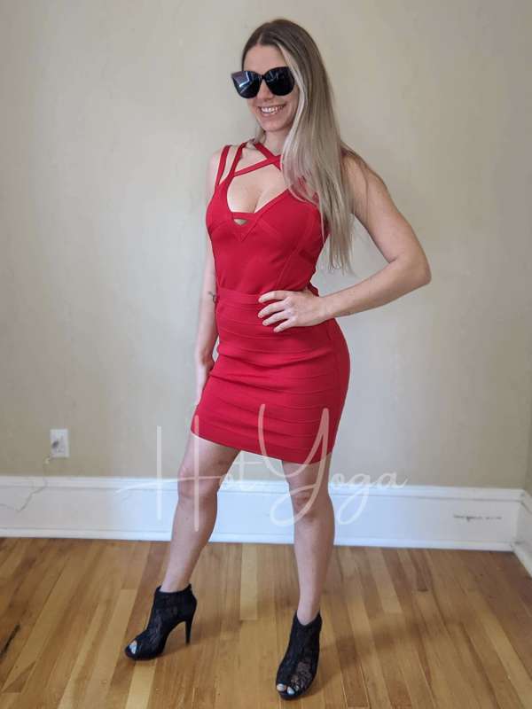 Do you think I'm sexy in red? 💋