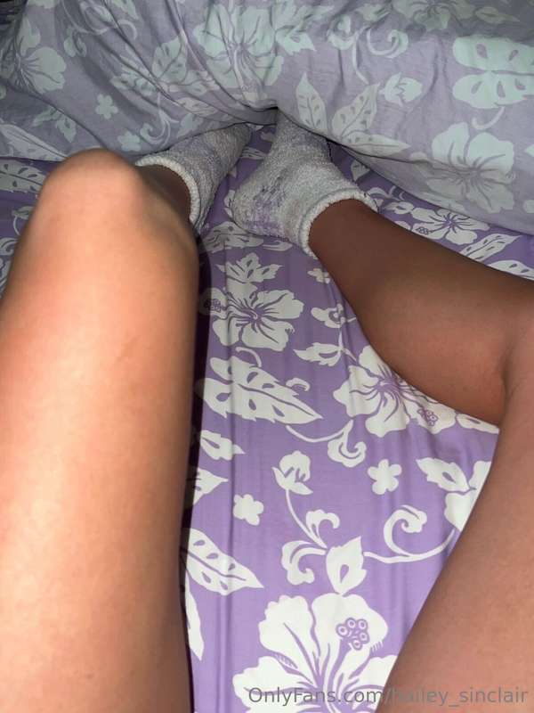 can you keep me warm? my blanket is not enough, babe 🤭