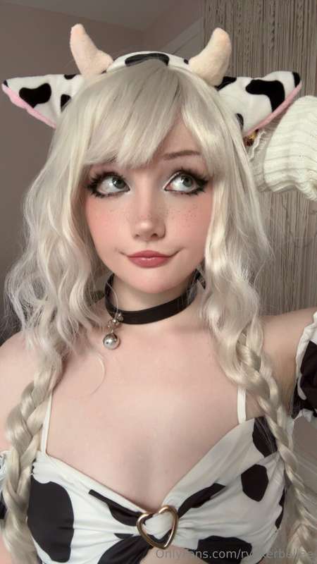 Yuh bitch im a cow bitch im a cow im not a cat I dont say me.. 9
