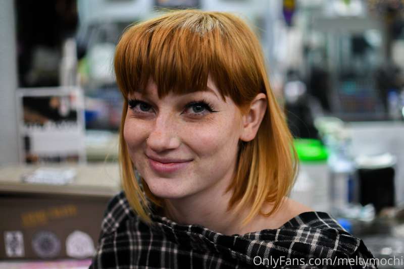 Some wholesome pictures of me at my last tattoo appointment .. 1