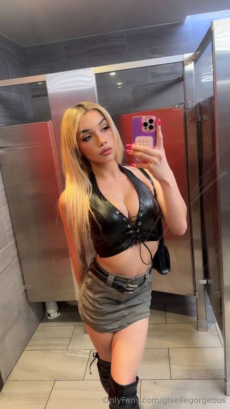 Your favorite trans beauty 🩷🍆 2