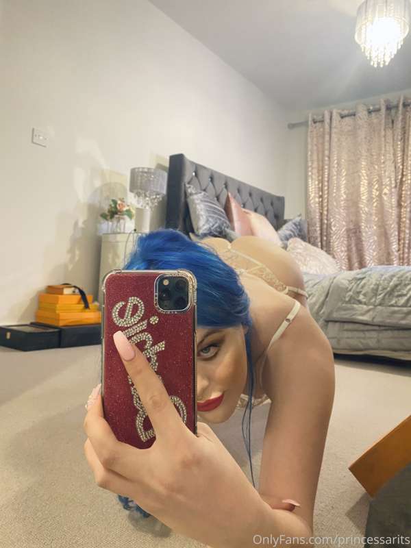 I bet your cock just got hard didn’t it 
Let’s fuck and watc.. 2